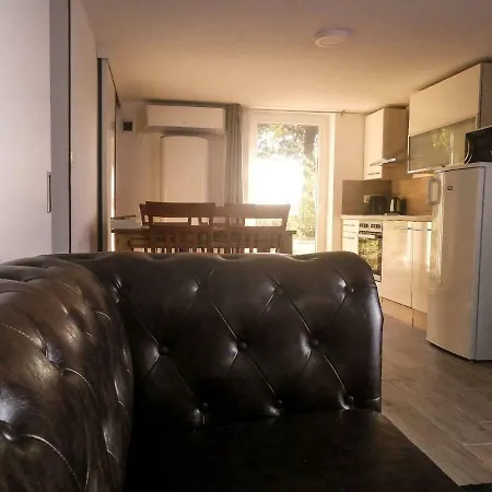 Hilltop Apartman *