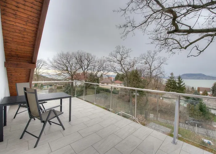 Hilltop Apartamento *